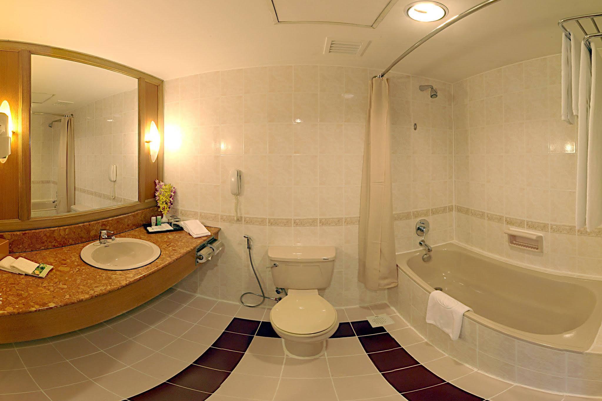 Sunway Hotel Phnom Penh Exteriör bild