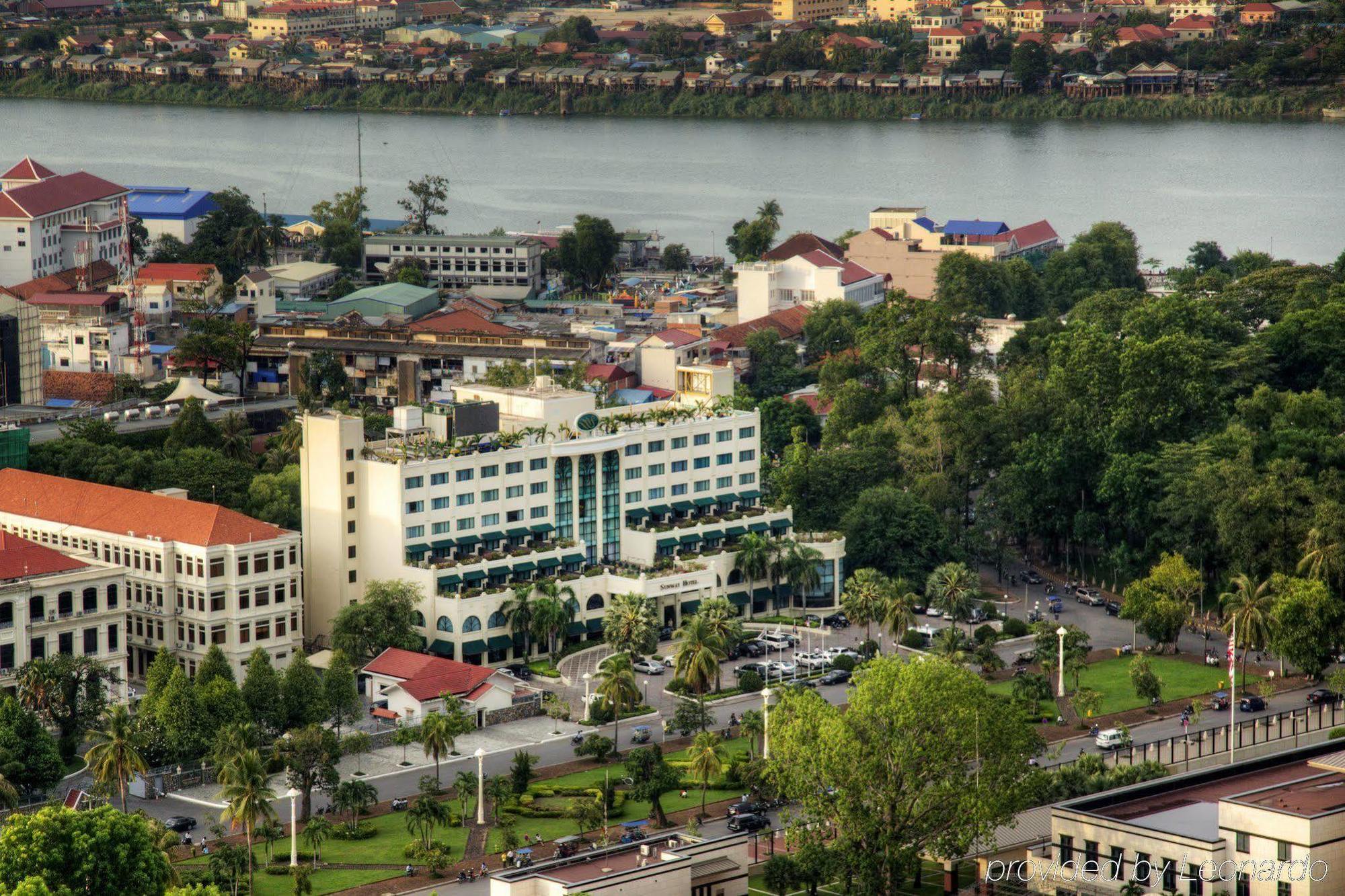 Sunway Hotel Phnom Penh Exteriör bild